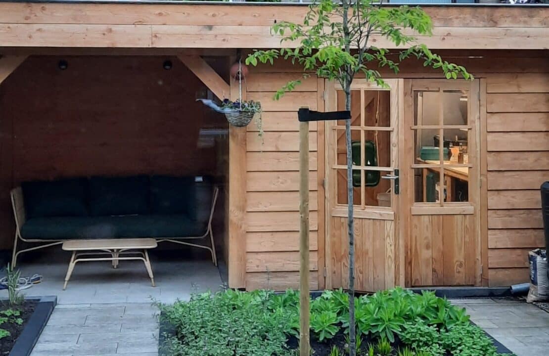 Schuur met overkapping Amerongen